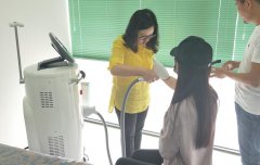 激光脫毛設(shè)備多少錢(qián)一臺(tái)？激光脫毛機(jī)器價(jià)格_冰點(diǎn)脫毛儀器價(jià)位